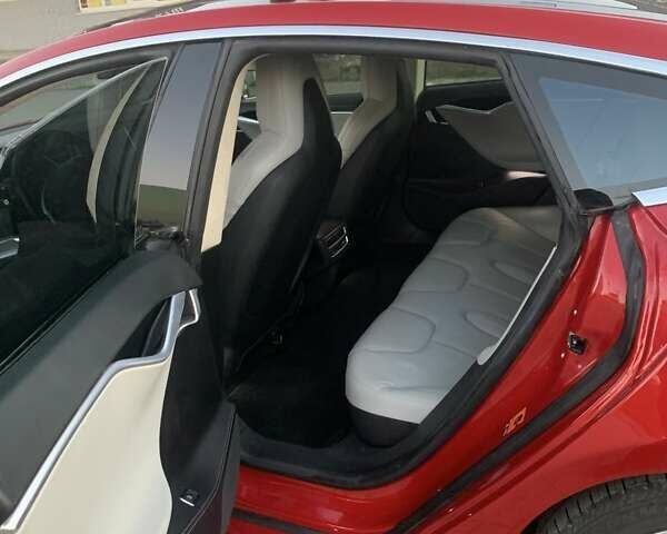 Червоний Тесла Модель С, об'ємом двигуна 0 л та пробігом 82 тис. км за 16500 $, фото 29 на Automoto.ua