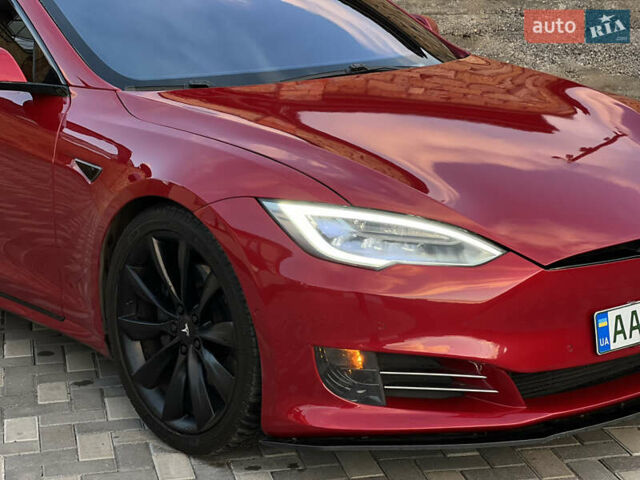 Красный Тесла Модель С, объемом двигателя 0 л и пробегом 135 тыс. км за 20000 $, фото 4 на Automoto.ua