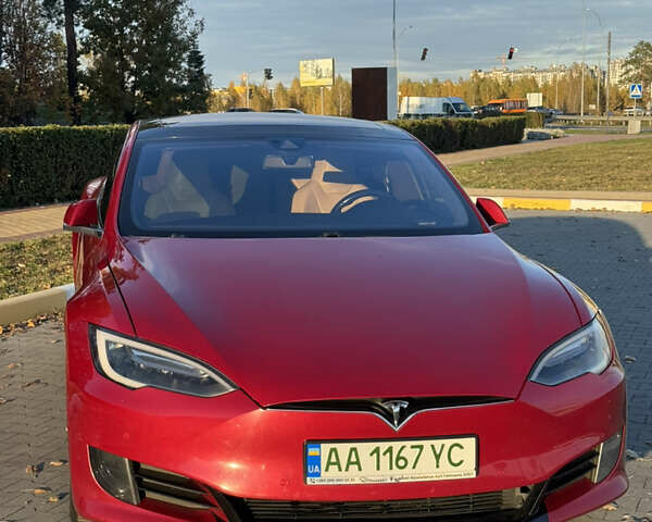 Красный Тесла Модель С, объемом двигателя 0 л и пробегом 91 тыс. км за 17000 $, фото 1 на Automoto.ua