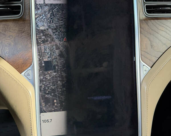 Тесла Модель С 2016 у Белой Церкве на Automoto.ua Червоний Тесла Модель С, об'ємом двигуна 0 л та пробігом 135 тис. км за 17900 $, фото 11 на Automoto.ua