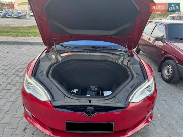 Красный Тесла Модель С, объемом двигателя 0 л и пробегом 225 тыс. км за 18500 $, фото 2 на Automoto.ua