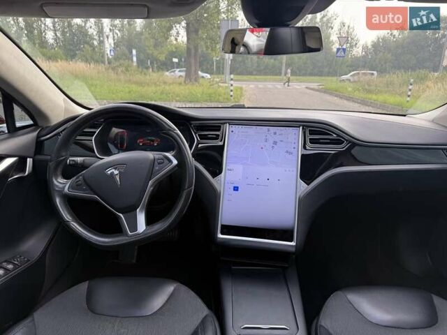 Красный Тесла Модель С, объемом двигателя 0 л и пробегом 201 тыс. км за 15800 $, фото 13 на Automoto.ua