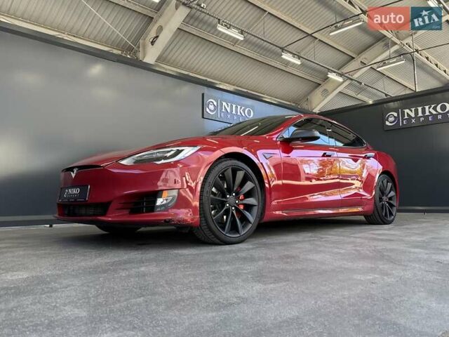 Красный Тесла Модель С, объемом двигателя 0 л и пробегом 234 тыс. км за 16300 $, фото 4 на Automoto.ua