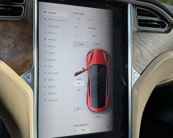 Тесла Модель С 2016 у Белой Церкве на Automoto.ua Червоний Тесла Модель С, об'ємом двигуна 0 л та пробігом 135 тис. км за 17900 $, фото 12 на Automoto.ua