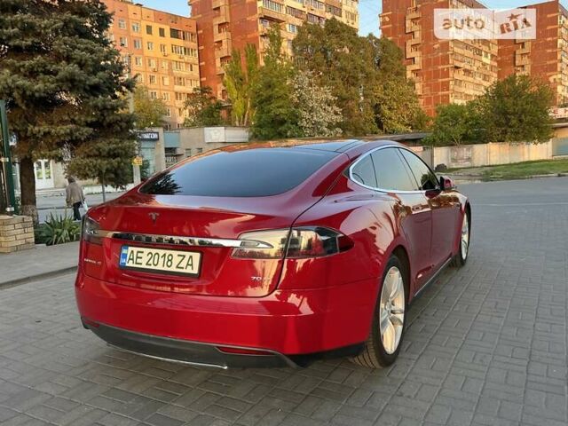 Красный Тесла Модель С, объемом двигателя 0 л и пробегом 104 тыс. км за 19500 $, фото 10 на Automoto.ua