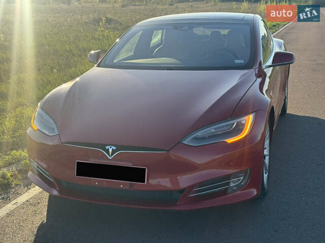 Красный Тесла Модель С, объемом двигателя 0 л и пробегом 285 тыс. км за 15555 $, фото 4 на Automoto.ua