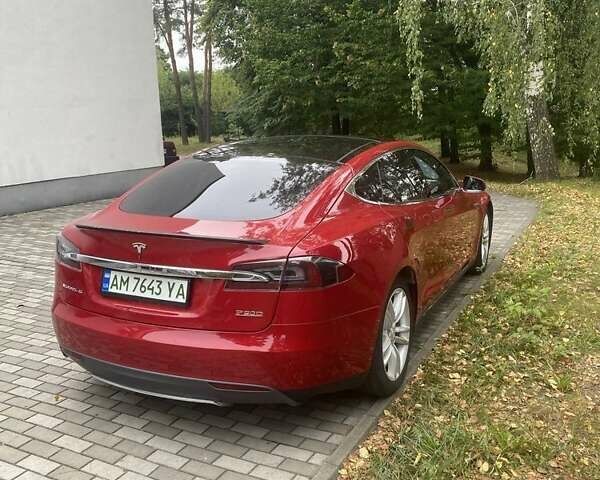 Червоний Тесла Модель С, об'ємом двигуна 0 л та пробігом 159 тис. км за 14999 $, фото 1 на Automoto.ua