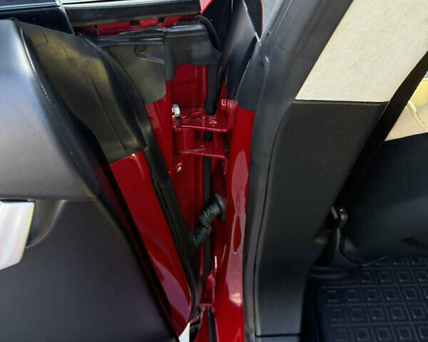 Тесла Модель С 2016 у Белой Церкве на Automoto.ua Червоний Тесла Модель С, об'ємом двигуна 0 л та пробігом 135 тис. км за 17900 $, фото 25 на Automoto.ua