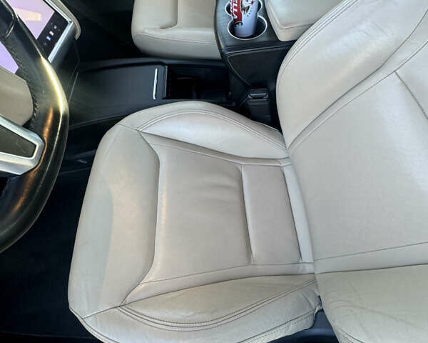 Красный Тесла Модель С, объемом двигателя 0 л и пробегом 285 тыс. км за 15555 $, фото 20 на Automoto.ua
