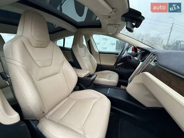 Красный Тесла Модель С, объемом двигателя 0 л и пробегом 157 тыс. км за 9800 $, фото 25 на Automoto.ua