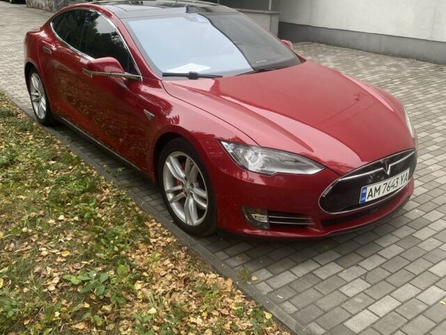 Червоний Тесла Модель С, об'ємом двигуна 0 л та пробігом 159 тис. км за 14999 $, фото 1 на Automoto.ua