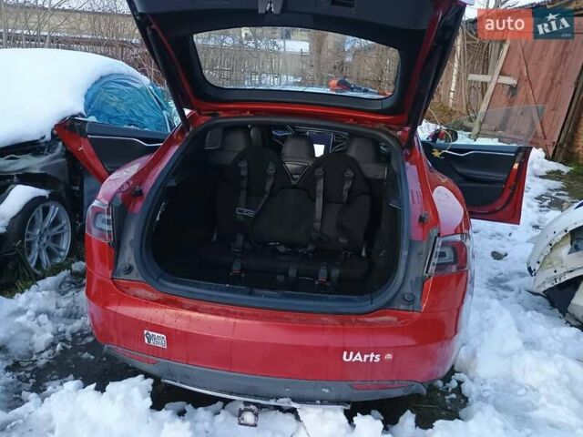 Красный Тесла Модель С, объемом двигателя 0 л и пробегом 237 тыс. км за 13500 $, фото 1 на Automoto.ua