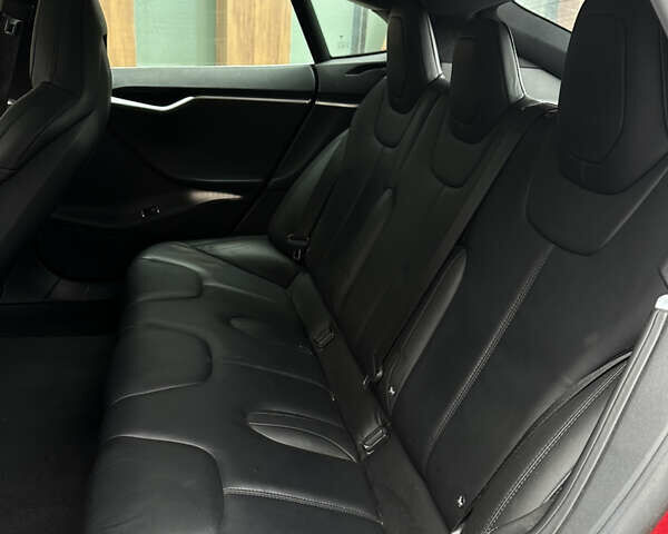 Красный Тесла Модель С, объемом двигателя 0 л и пробегом 227 тыс. км за 14300 $, фото 16 на Automoto.ua