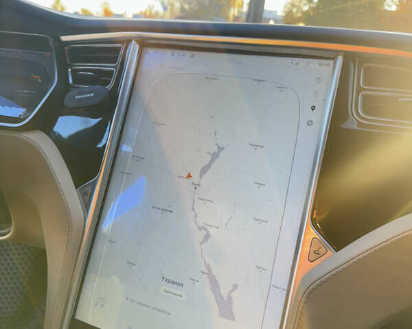 Красный Тесла Модель С, объемом двигателя 0 л и пробегом 91 тыс. км за 17000 $, фото 15 на Automoto.ua