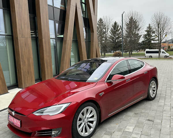 Красный Тесла Модель С, объемом двигателя 0 л и пробегом 227 тыс. км за 14300 $, фото 5 на Automoto.ua