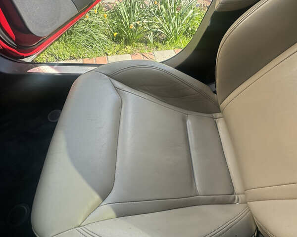 Красный Тесла Модель С, объемом двигателя 0 л и пробегом 285 тыс. км за 15555 $, фото 39 на Automoto.ua