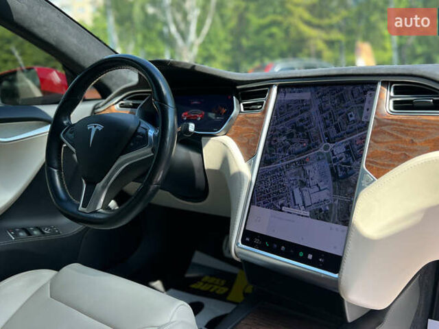 Красный Тесла Модель С, объемом двигателя 0 л и пробегом 68 тыс. км за 23700 $, фото 10 на Automoto.ua