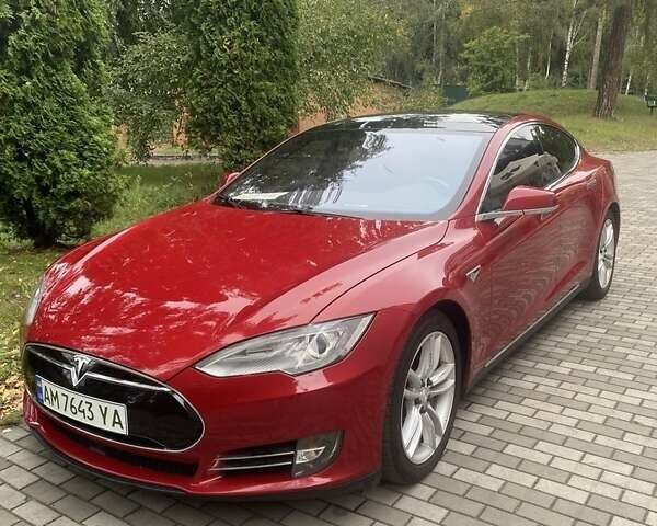 Червоний Тесла Модель С, об'ємом двигуна 0 л та пробігом 159 тис. км за 14999 $, фото 7 на Automoto.ua