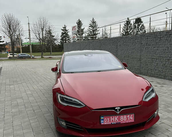 Красный Тесла Модель С, объемом двигателя 0 л и пробегом 227 тыс. км за 14300 $, фото 4 на Automoto.ua