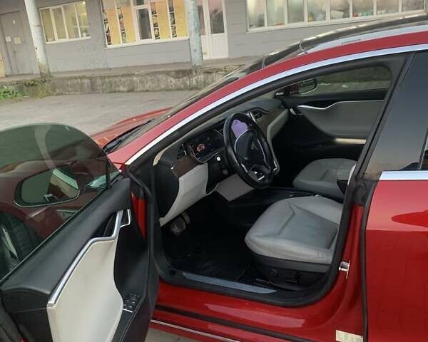 Червоний Тесла Модель С, об'ємом двигуна 0 л та пробігом 82 тис. км за 16500 $, фото 28 на Automoto.ua