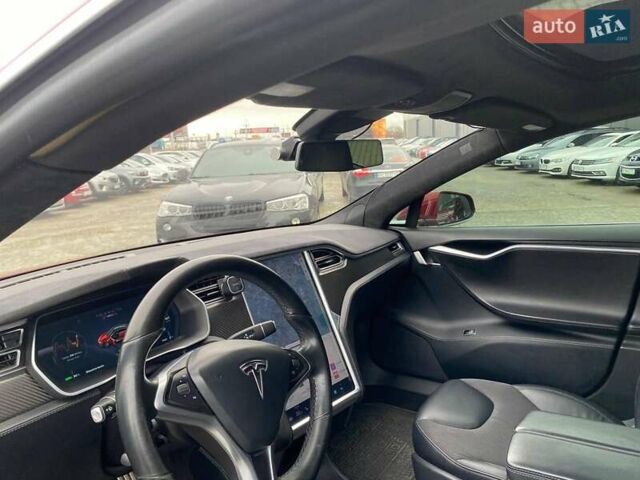 Червоний Тесла Модель С, об'ємом двигуна 0 л та пробігом 126 тис. км за 15990 $, фото 21 на Automoto.ua
