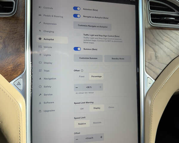 Тесла Модель С 2016 у Белой Церкве на Automoto.ua Червоний Тесла Модель С, об'ємом двигуна 0 л та пробігом 135 тис. км за 17900 $, фото 14 на Automoto.ua