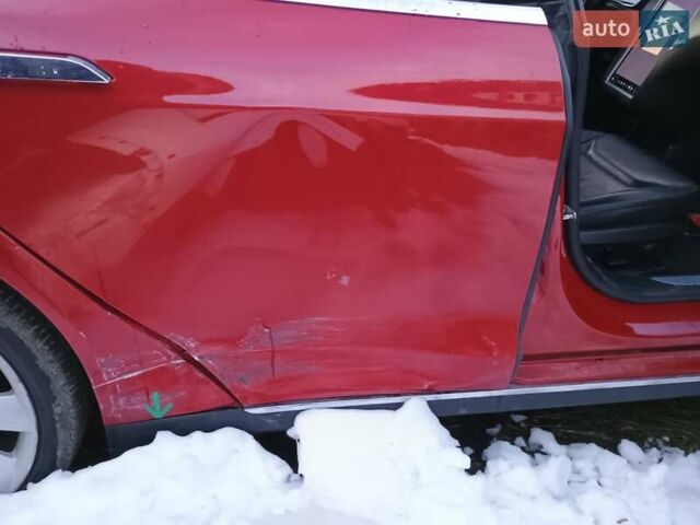 Красный Тесла Модель С, объемом двигателя 0 л и пробегом 237 тыс. км за 13500 $, фото 20 на Automoto.ua