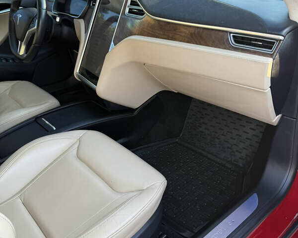 Тесла Модель С 2016 у Белой Церкве на Automoto.ua Червоний Тесла Модель С, об'ємом двигуна 0 л та пробігом 135 тис. км за 17900 $, фото 19 на Automoto.ua