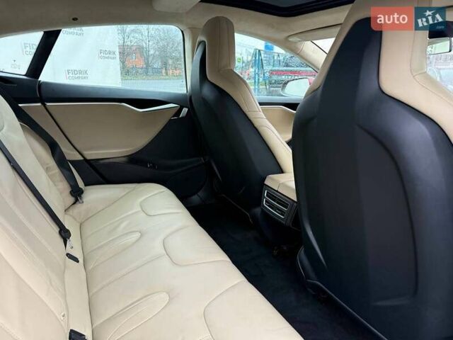 Красный Тесла Модель С, объемом двигателя 0 л и пробегом 157 тыс. км за 9800 $, фото 26 на Automoto.ua