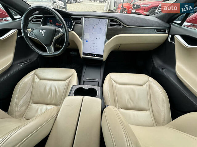 Красный Тесла Модель С, объемом двигателя 0 л и пробегом 198 тыс. км за 16500 $, фото 34 на Automoto.ua