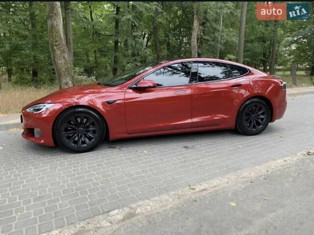 Красный Тесла Модель С, объемом двигателя 0 л и пробегом 154 тыс. км за 20300 $, фото 2 на Automoto.ua