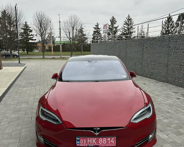 Красный Тесла Модель С, объемом двигателя 0 л и пробегом 227 тыс. км за 14300 $, фото 3 на Automoto.ua