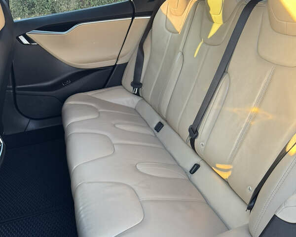 Красный Тесла Модель С, объемом двигателя 0 л и пробегом 91 тыс. км за 17000 $, фото 21 на Automoto.ua