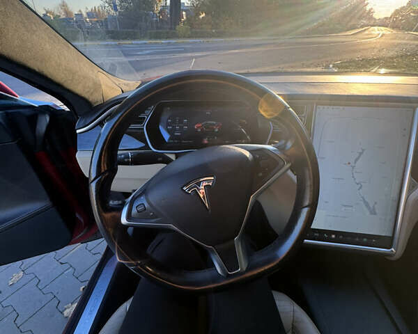 Красный Тесла Модель С, объемом двигателя 0 л и пробегом 91 тыс. км за 17000 $, фото 13 на Automoto.ua