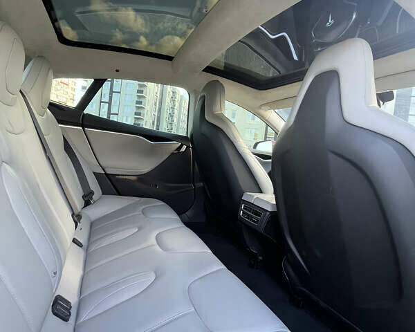 Червоний Тесла Модель С, об'ємом двигуна 0 л та пробігом 82 тис. км за 16500 $, фото 39 на Automoto.ua