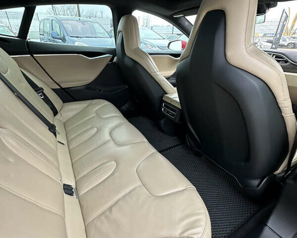 Красный Тесла Модель С, объемом двигателя 0 л и пробегом 198 тыс. км за 16500 $, фото 33 на Automoto.ua