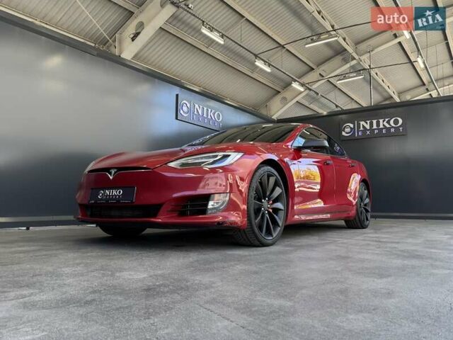 Красный Тесла Модель С, объемом двигателя 0 л и пробегом 234 тыс. км за 16300 $, фото 2 на Automoto.ua