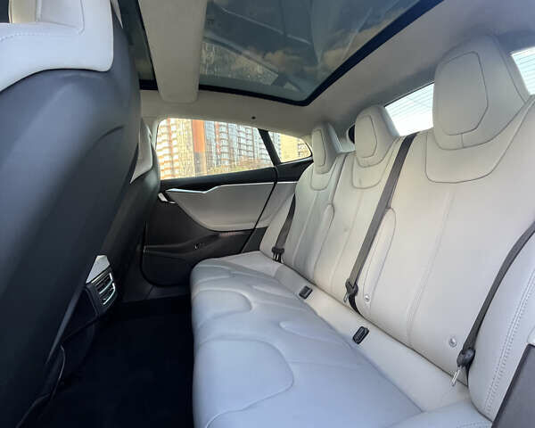 Червоний Тесла Модель С, об'ємом двигуна 0 л та пробігом 82 тис. км за 16500 $, фото 36 на Automoto.ua