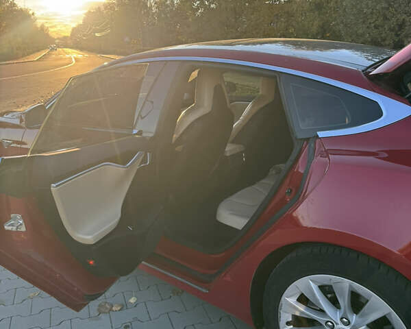 Красный Тесла Модель С, объемом двигателя 0 л и пробегом 91 тыс. км за 17000 $, фото 20 на Automoto.ua