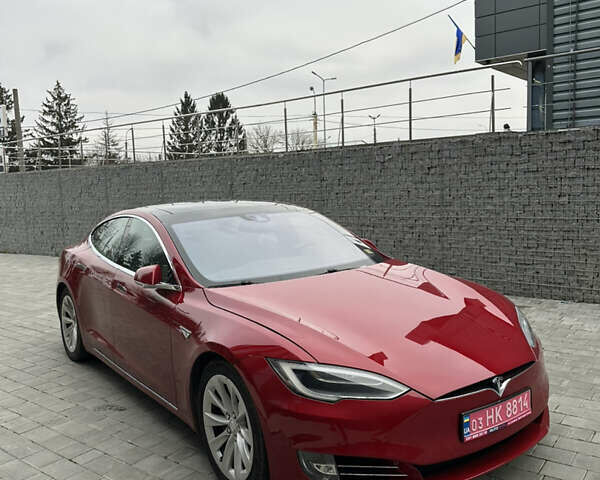 Красный Тесла Модель С, объемом двигателя 0 л и пробегом 227 тыс. км за 14300 $, фото 1 на Automoto.ua