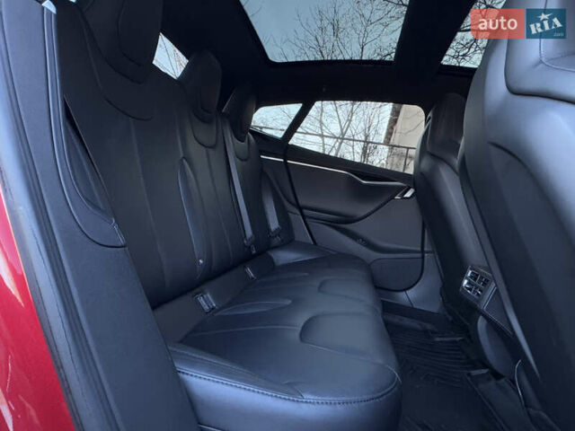 Красный Тесла Модель С, объемом двигателя 0 л и пробегом 134 тыс. км за 21300 $, фото 18 на Automoto.ua