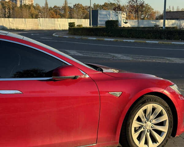 Красный Тесла Модель С, объемом двигателя 0 л и пробегом 91 тыс. км за 17000 $, фото 6 на Automoto.ua