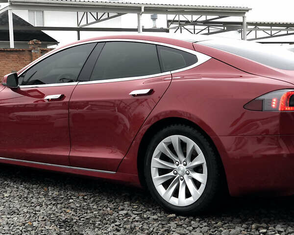 Червоний Тесла Модель С, об'ємом двигуна 0 л та пробігом 160 тис. км за 16900 $, фото 8 на Automoto.ua