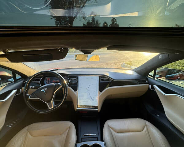 Красный Тесла Модель С, объемом двигателя 0 л и пробегом 91 тыс. км за 17000 $, фото 17 на Automoto.ua