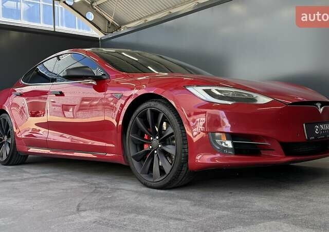Красный Тесла Модель С, объемом двигателя 0 л и пробегом 234 тыс. км за 16300 $, фото 26 на Automoto.ua