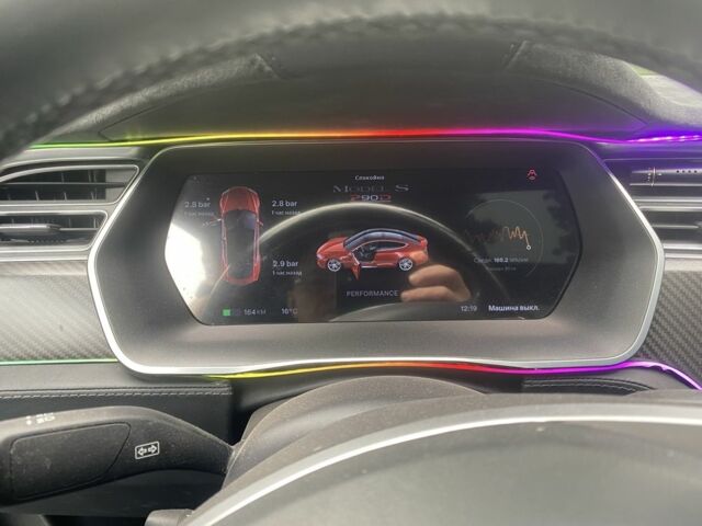 Червоний Тесла Модель С, об'ємом двигуна 0 л та пробігом 159 тис. км за 14999 $, фото 4 на Automoto.ua