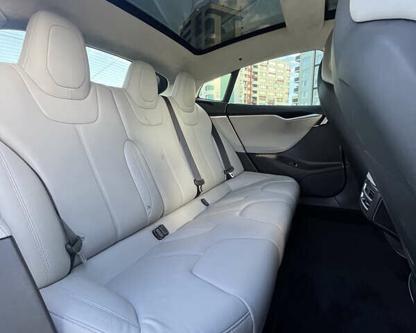 Червоний Тесла Модель С, об'ємом двигуна 0 л та пробігом 82 тис. км за 16500 $, фото 38 на Automoto.ua