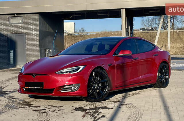 Красный Тесла Модель С, объемом двигателя 0 л и пробегом 87 тыс. км за 16350 $, фото 7 на Automoto.ua