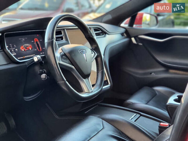 Червоний Тесла Модель С, об'ємом двигуна 0 л та пробігом 160 тис. км за 16700 $, фото 12 на Automoto.ua