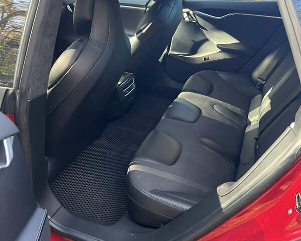 Красный Тесла Модель С, объемом двигателя 0 л и пробегом 94 тыс. км за 17900 $, фото 11 на Automoto.ua